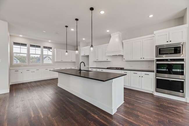 Foto del edificio - Lovely Custom Home in Beautiful Nevada!