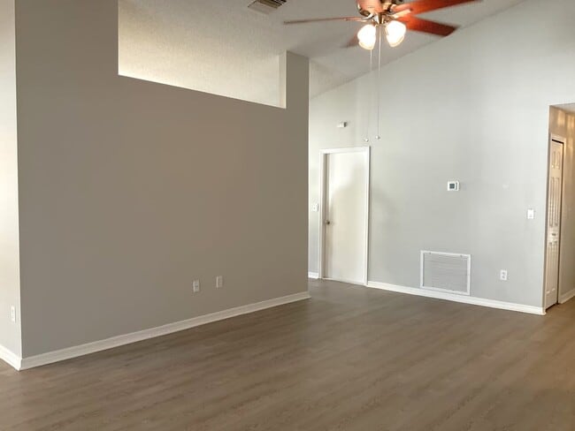 Foto del edificio - 8602 Manassas Rd