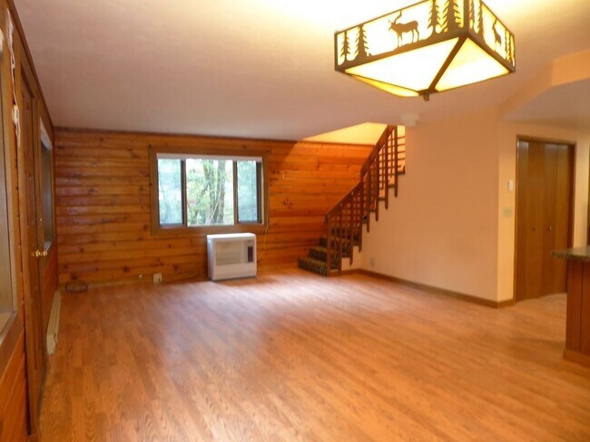 Foto del edificio - 10903 Mendenhall Loop Rd
