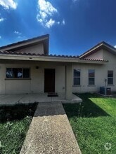 Building Photo - 1120 Crown Ridge