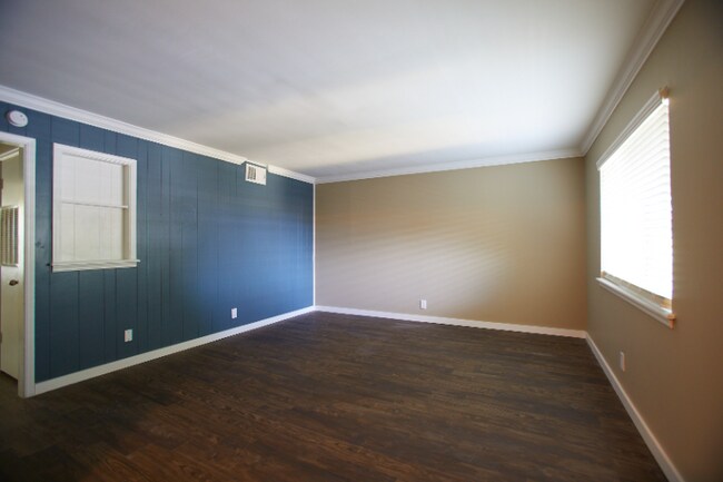 Foto del edificio - 6951 E 15th Pl