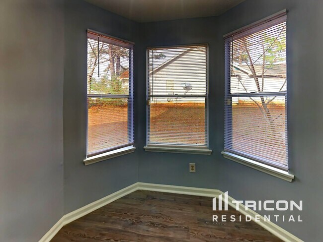 Foto del edificio - 2755 Wildflower Ln SW