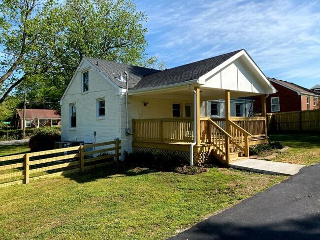 Foto del edificio - 2 bedroom in Nashville TN 37216