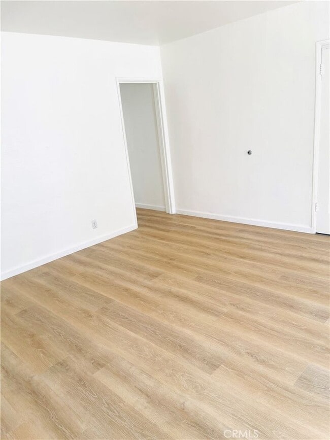 Building Photo - 5752 Vineland Ave