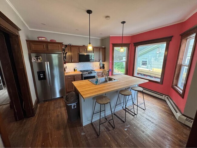 Foto del edificio - 911 College Ave