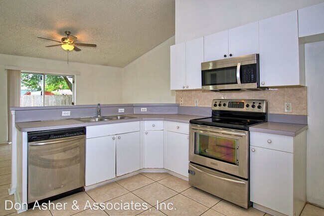 Building Photo - 4 br, 2 bath House - 206 N. Hawthorne Avenue