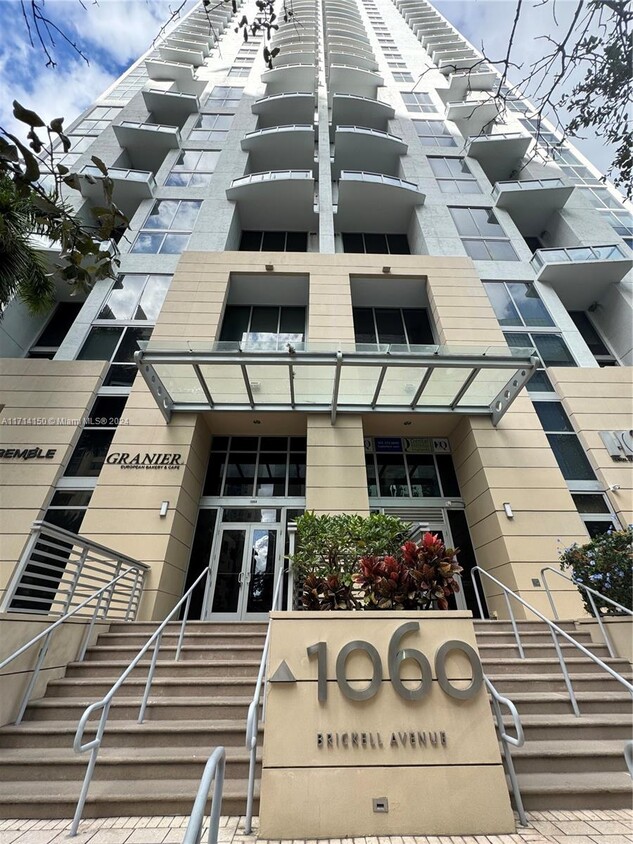 Foto principal - 1050 Brickell Ave