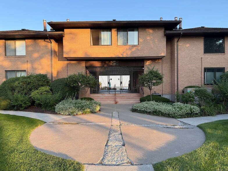 Foto principal - 350 Grovers Ave