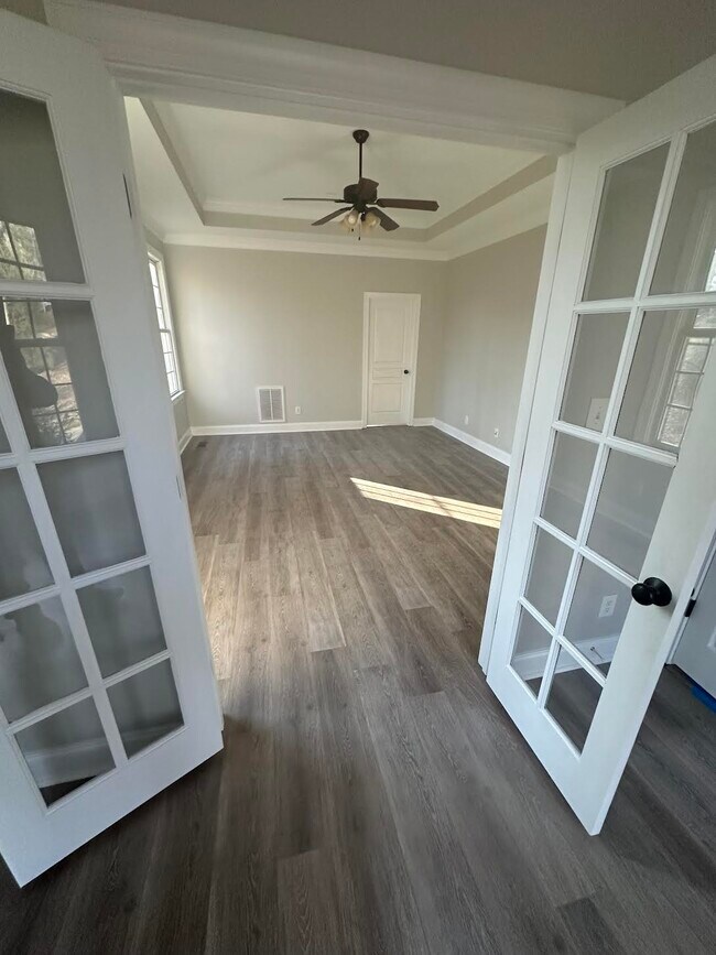 master bedroom with office - 125 Rastille Ln