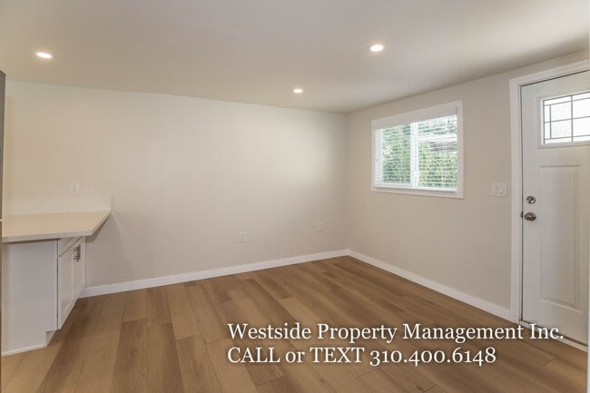 Building Photo - 316 Ximeno Ave