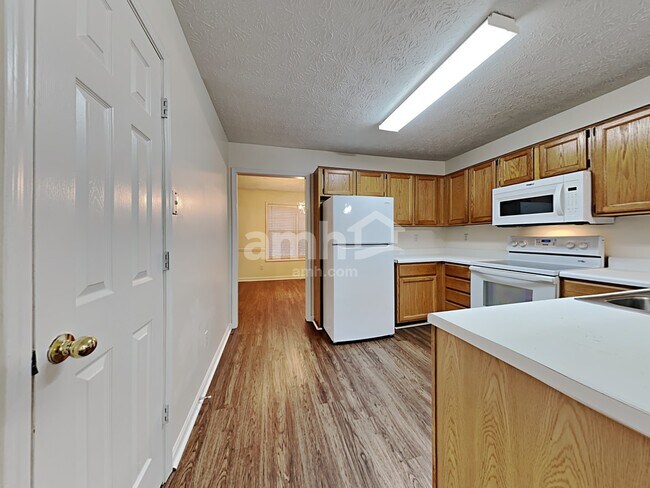 Foto del edificio - 817 Hillary Ct