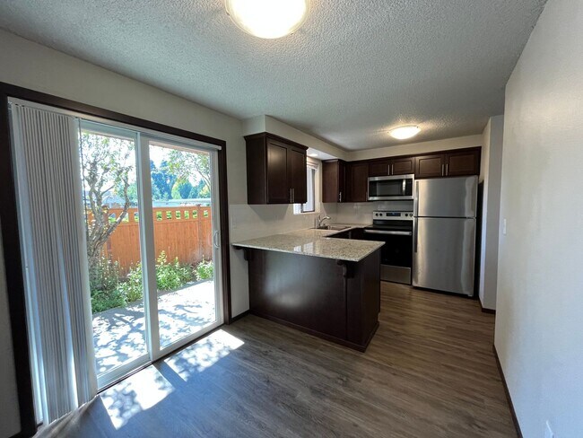 Building Photo - 200-219 Lodean Dr