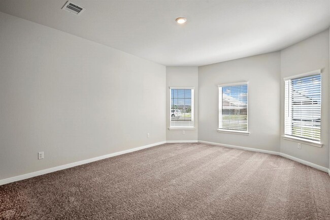 Building Photo - 205 Summit