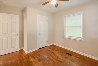 Building Photo - 280 Starritt Ln