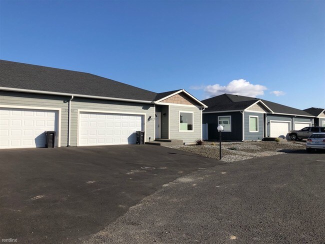 Building Photo - 3 br, 2 bath  - 3001 Willow St Unit 2