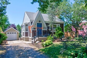 Building Photo - 684 E 9th Ave