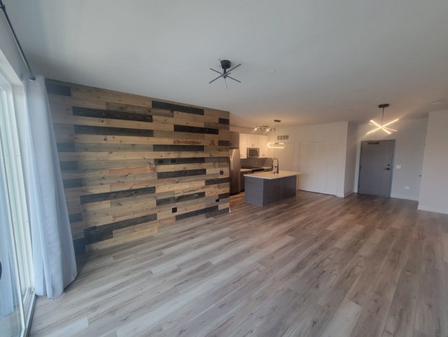 Photo - 302 W Liberty Dr Apartment