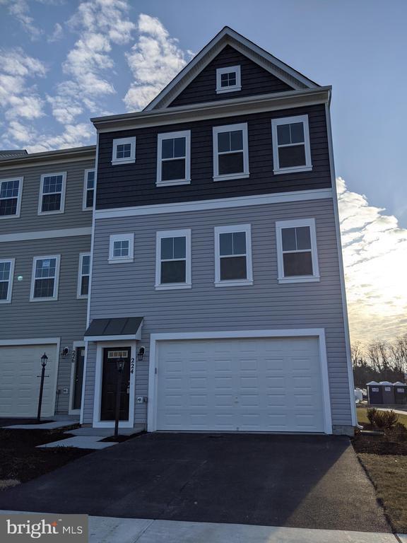 Building Photo - 224 Parkland Dr