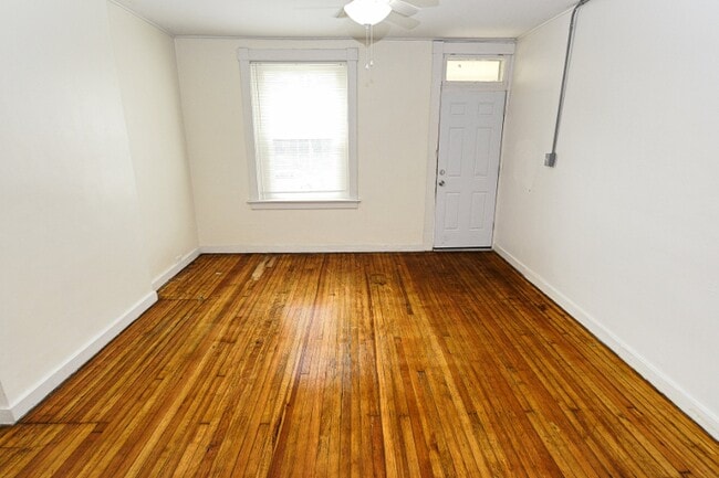 Building Photo - 3003 Miami St