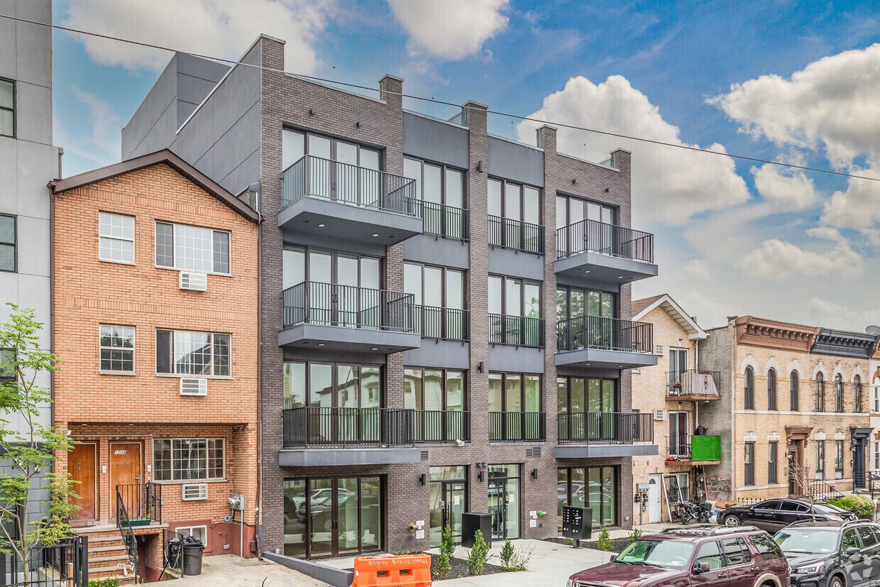 Primary Photo - 1200-1202 Decatur St