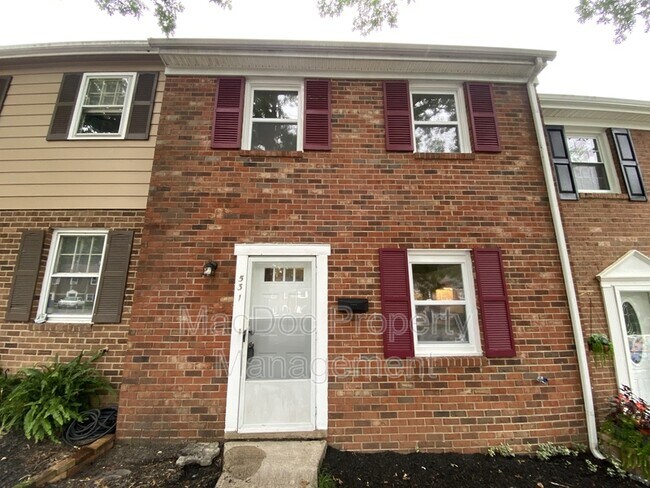 Foto del edificio - 531 Olde Greenwich Cir