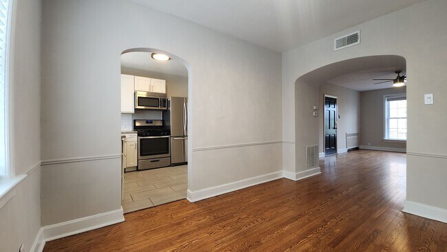 Foto del edificio - 7754 Kingsbury Blvd