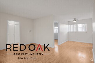 Building Photo - 1545 N Bronson Ave