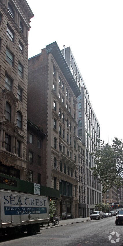 Building Photo - 43 E 19th St