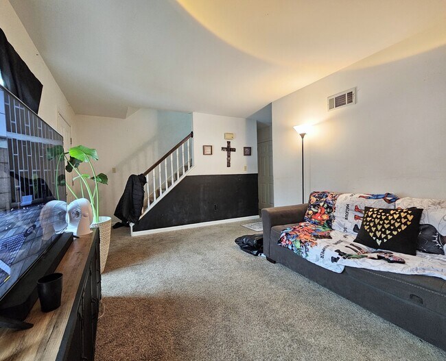 Foto del edificio - 70 Ironstone Dr