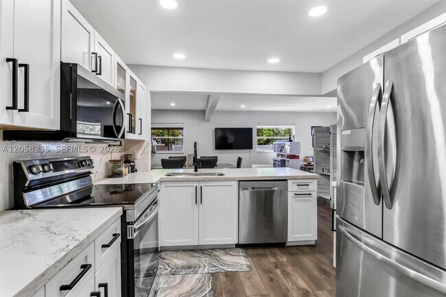 Foto del edificio - 4930 NW 17th St