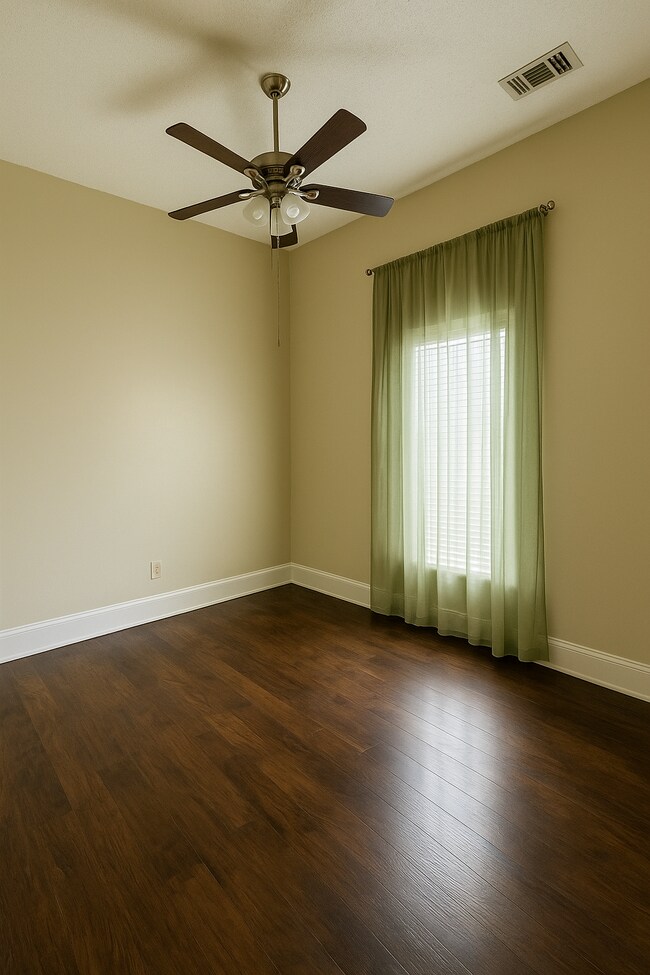 Dormitorio 2 - 2621 1st St