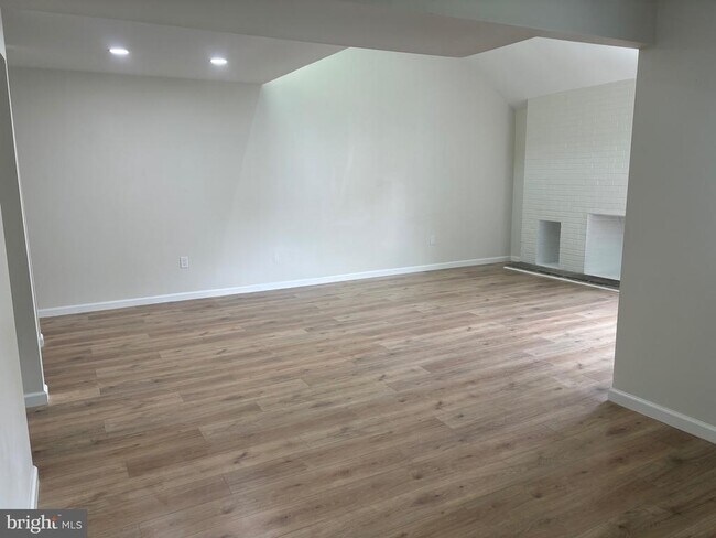 Foto del edificio - 122 Harvest Ln