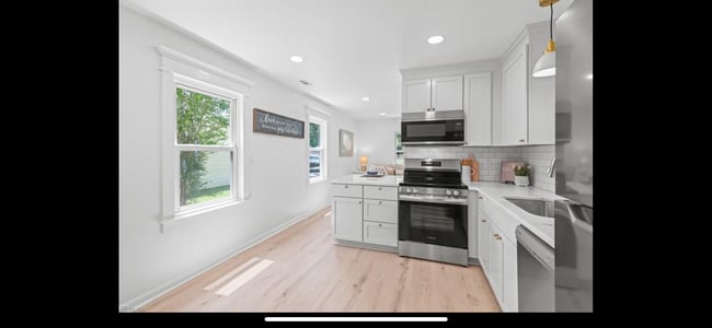 Building Photo - 118 Peachtree Ln