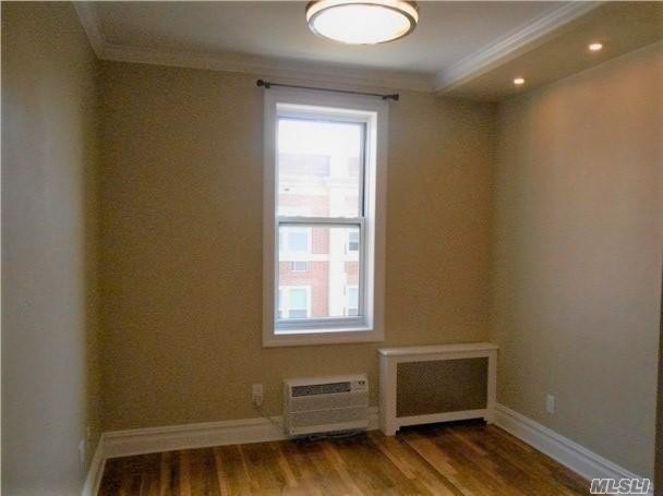 Building Photo - 111 7th St