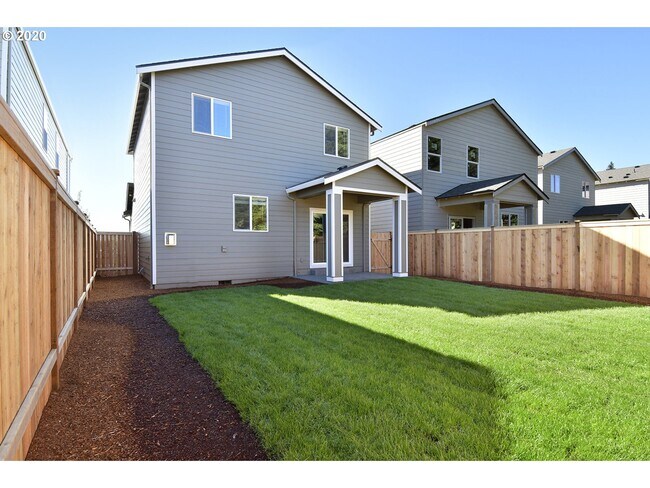 Outside Back 2 - 15404 NE 72nd Way
