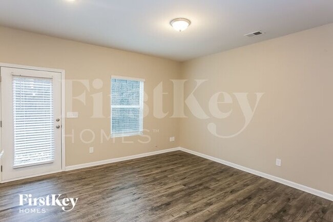 Building Photo - 10720 Rivergate Dr NW