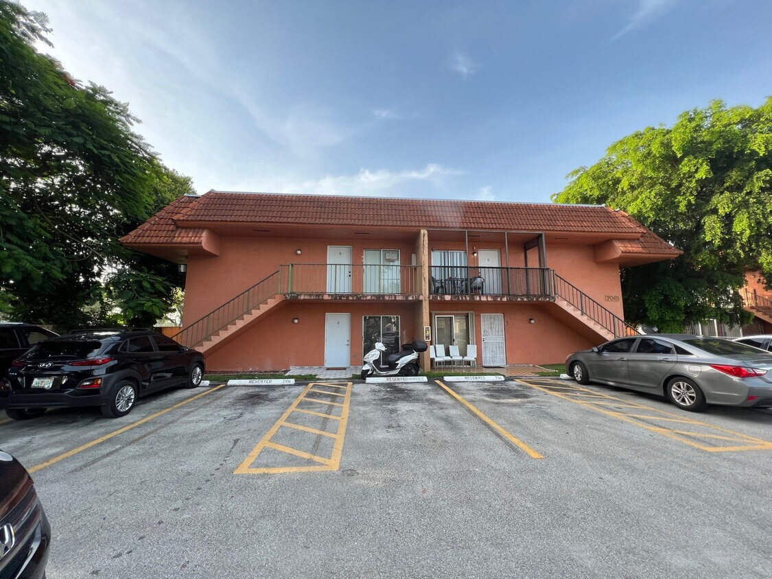 Primary Photo - 7061 SW 129th Ave