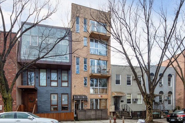 Building Photo - 30 Devoe St