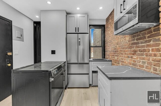 Building Photo - W 52ND ST.