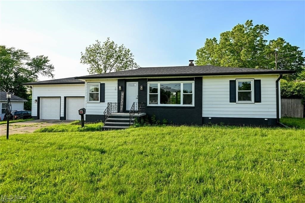 357 E Paige Ave Barberton, OH 44203 – photo 3
