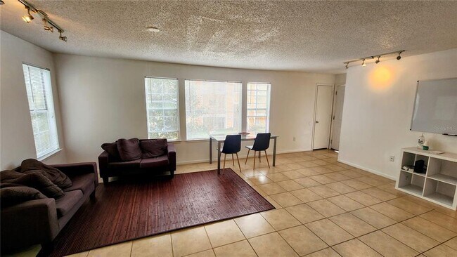 Foto del edificio - 2601 SW Archer Rd