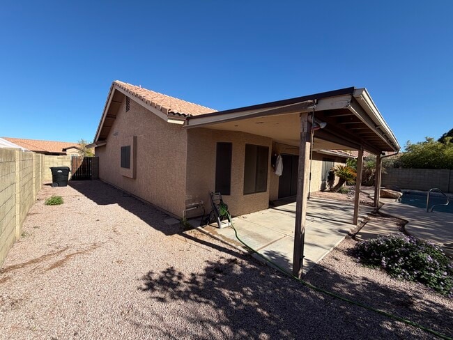 Building Photo - 5453 E Emerald Ave