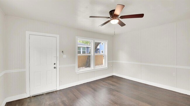 Foto del edificio - 4010 Speedway