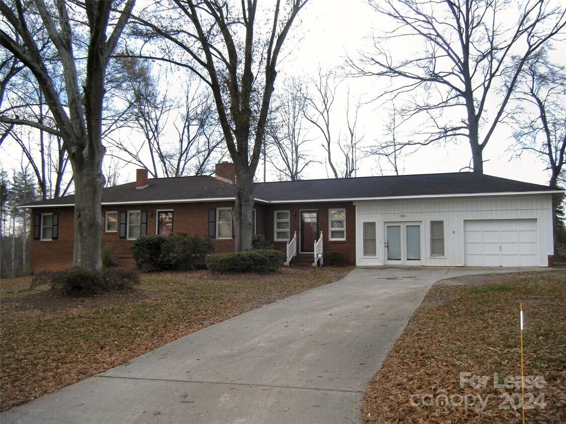 Primary Photo - 382 Alexis High Shoals Rd