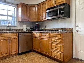 Building Photo - 2835 Plunkett St