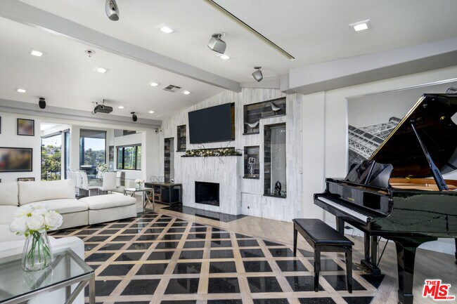 Foto del edificio - 3420 Blair Dr