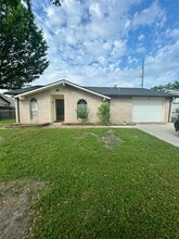 Building Photo - 409 S Holiday Dr