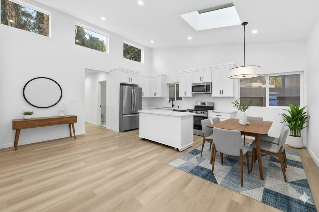 Foto principal - 739 N Formosa Ave