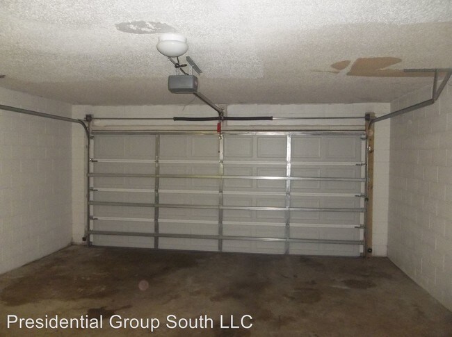 Building Photo - 2468 Atrium Cir