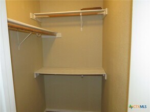 Building Photo - 1602 Benttree Dr